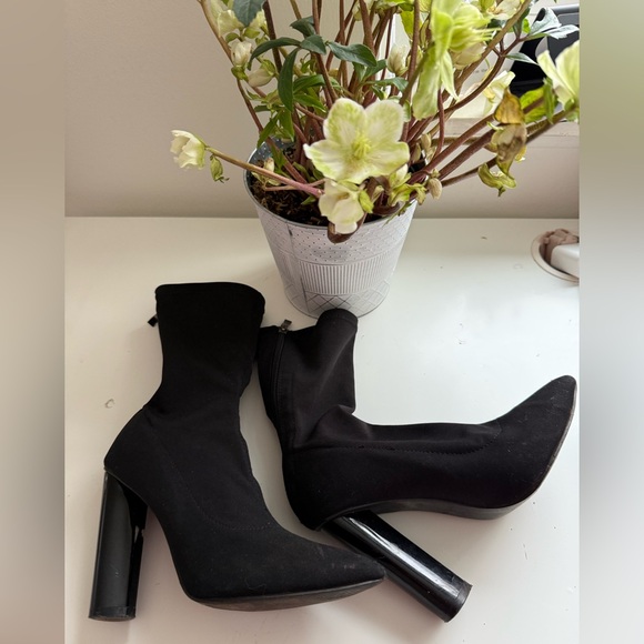 Elegant Black Women's Boots size 3 heels 4’inch pre- owned with 2 free gifts . - Picture 3 of 16
